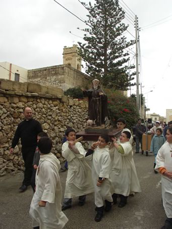 G1 In procession to St Anthony Square