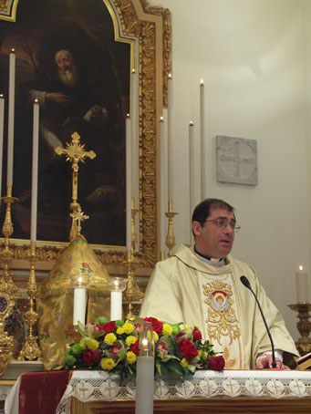 C6 Archpriest Mgr Refalo delivering the homily