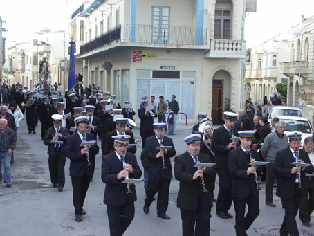 E3 Victory Band entering Victory Square