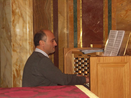 B8 Organist Ronald Camilleri