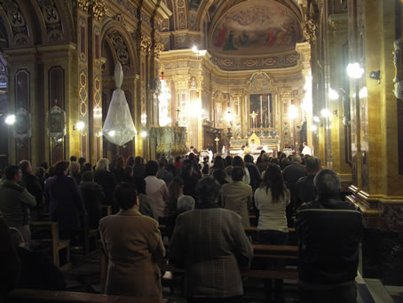 E6 The Congregation in the nave