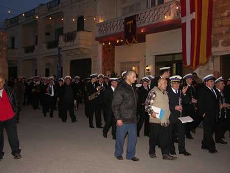 E5 Victory Band in St Anthony Square