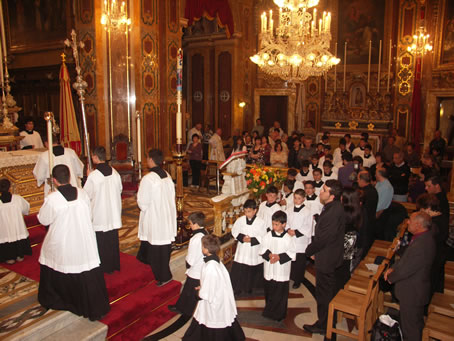 16 Procession to High Altar