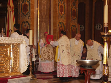 38 Bishop kissing the Missal