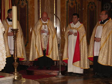 004 Mgr A Refalo presiding at Vespers