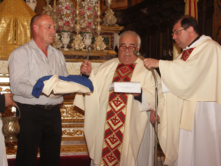 25 Investiture of new associate of the Confraternity