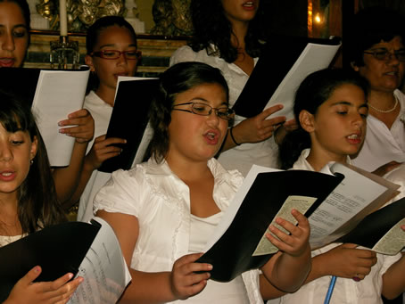 088 Singing during Holy Communion