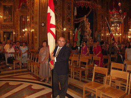 054 Presentation of the Canadian flag