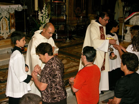 049 Holy Communion