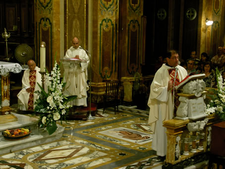 056 Archpriest addressing congregation