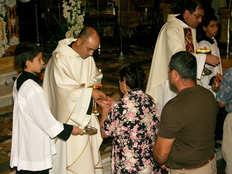 051 Holy Communion