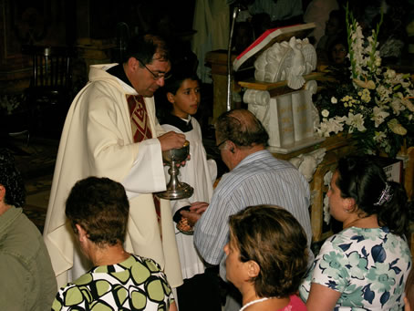 052 Holy Communion