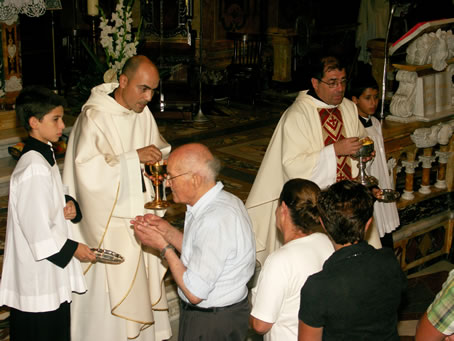 053 Holy Communion