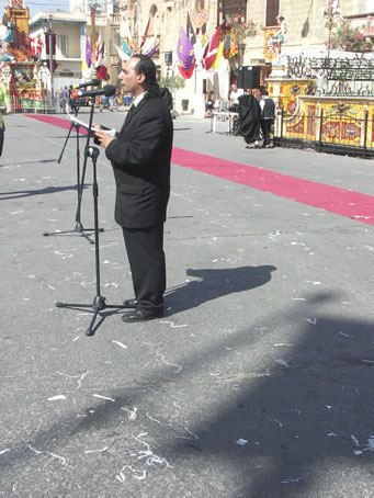 028 Joe Louis Xiberras presenting the ceremony