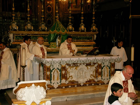 050 Holy Communion