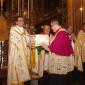 031 Naxxar Archpriest receives memento