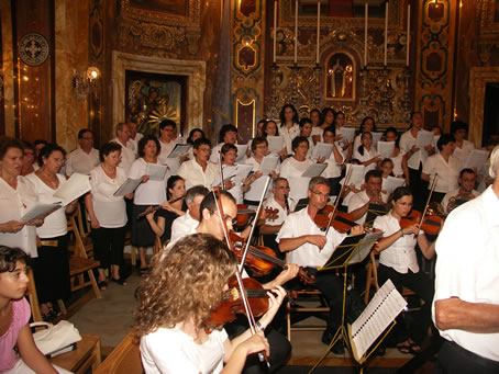 127 Orchestra and Maria Bambina Choir