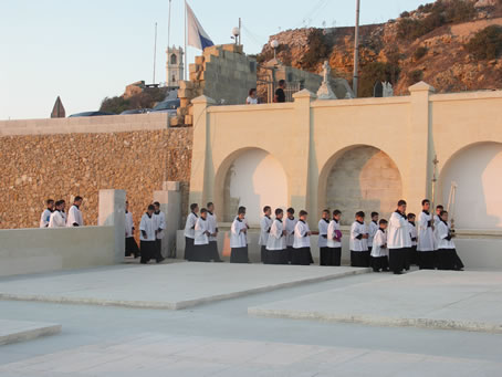 07 altar boys enter the new cemetery extension