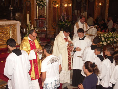 39 Holy Communion