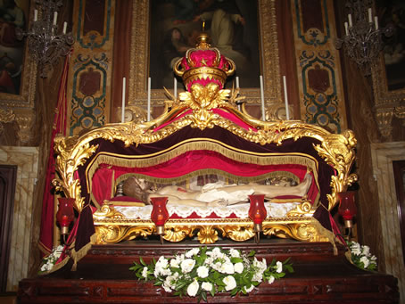 C7 Jesus rests in the tomb