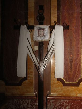 A5 Cross with emblems of the Passion