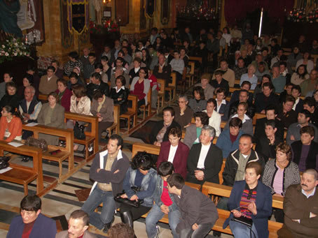 A2 Congregation in the nave