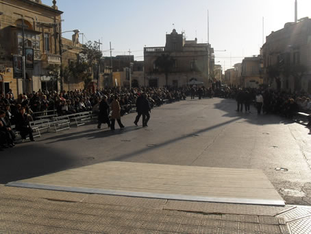 A8 Victory Square gradually fills up with spectators