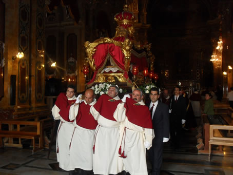 M7 Jesus in the tomb