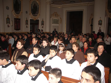 A4 Parish altar boys lead the congregation