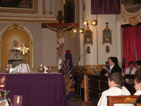 A1 Exposition of Holy Eucharist before Mass