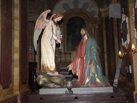 G5 other statue in the nave