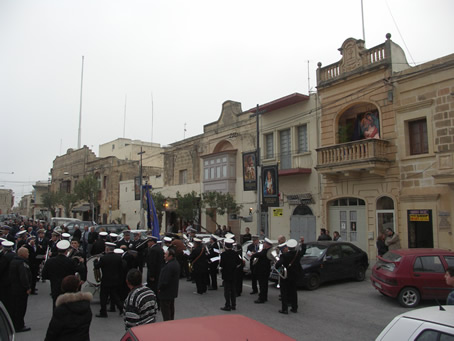 A3 People and Band gathering in Victory Square