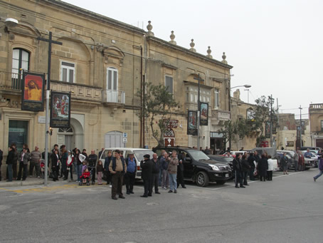 A2 People and Band gathering in Victory Square