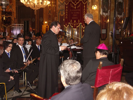 B6 Archpriest Mgr Refalo meditates a station