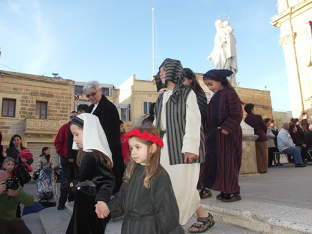 L2 Women of Jerusalem