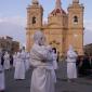 121 Carrying chains in fulfilment of vows