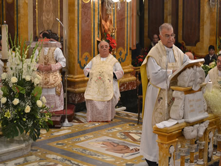 24 Fr George Zammit delivers the homily