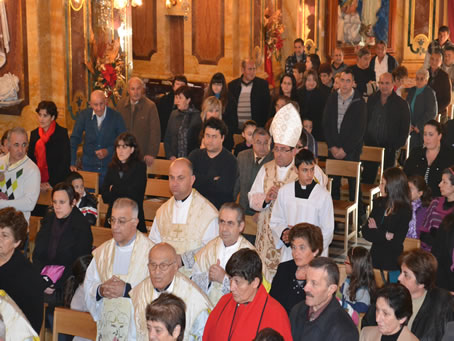 05 Mass co celebrants in procession