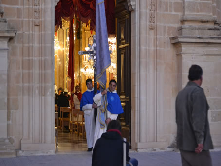 02 Procession starts leaving the Basilica