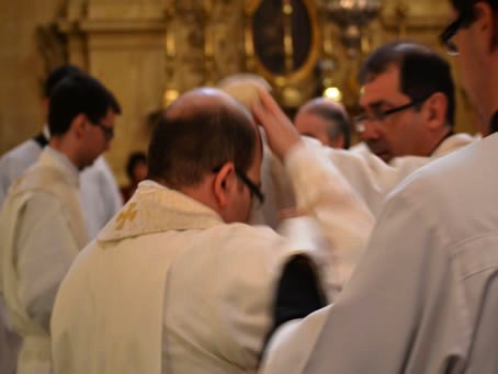 081 Archpriest Refalo helps Mark put on chasuble