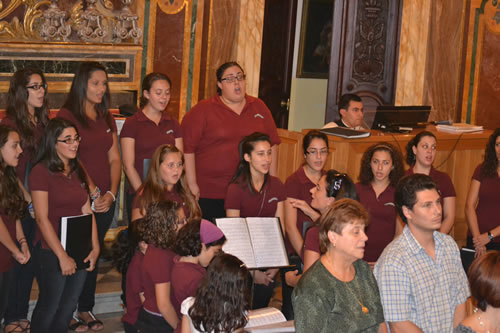 DSC_0113 Choir singing the Sanctus