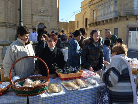 001 Selling delicacies in aid of Altar boys