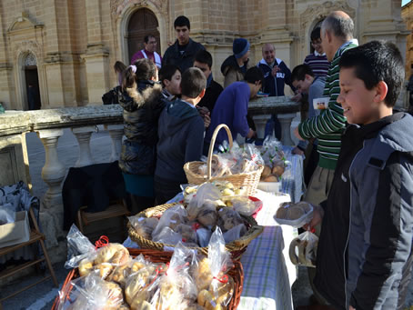 005 Selling delicacies in aid of Altar boys