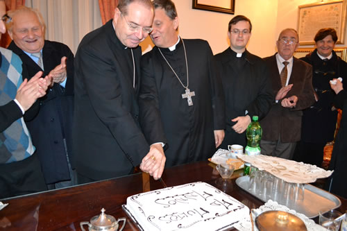 158 Cutting the cake assisted by Gozo Bishop