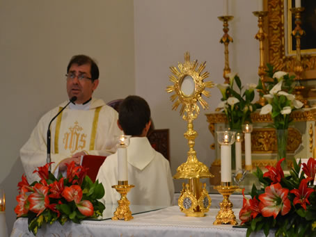 093 Adoration of the Holy Eucharist