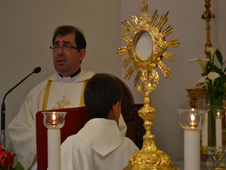 094 Adoration of the Holy Eucharist