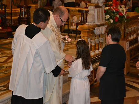 031 Holy Communion