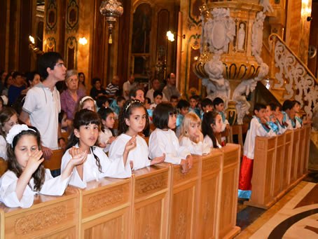 005 Children who received First Holy Communion this year