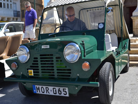 16 Morris Mini Moke - 1965