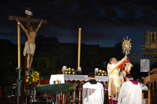 180 Benediction with the Blessed Sacrament